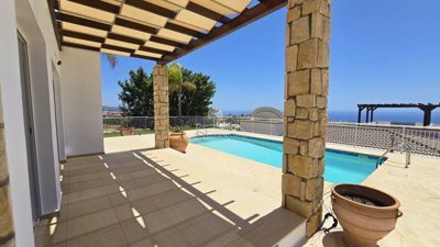 Detached Villa For Sale  in  Peyia