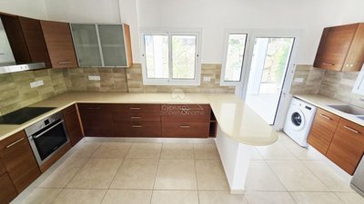Detached Villa For Sale  in  Peyia