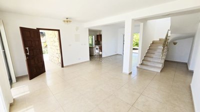 Detached Villa For Sale  in  Peyia