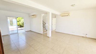 Detached Villa For Sale  in  Peyia