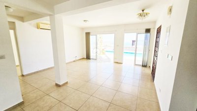 Detached Villa For Sale  in  Peyia