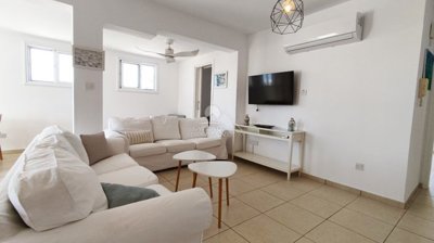 Penthouse For Sale  in  Kato Paphos - Universal