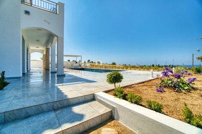 Detached Villa For Sale  in  Kissonerga
