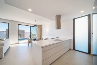 Detached Villa For Sale  in  Chlorakas