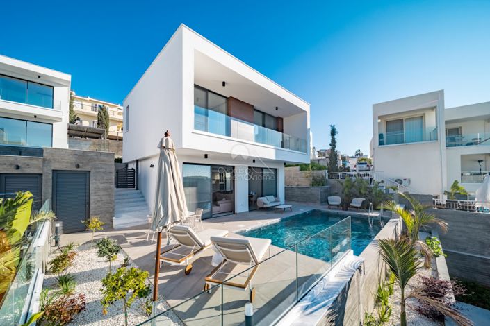 Image No.1-3 Bed Villa for sale