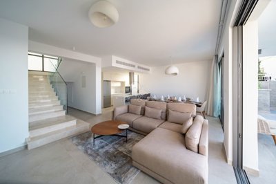 Detached Villa For Sale  in  Chlorakas