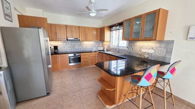 Detached Villa For Sale  in  Peyia