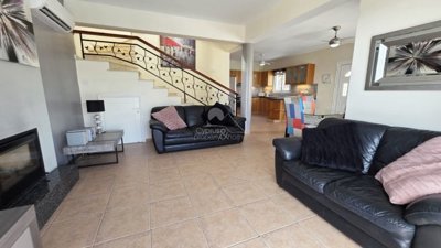 Detached Villa For Sale  in  Peyia