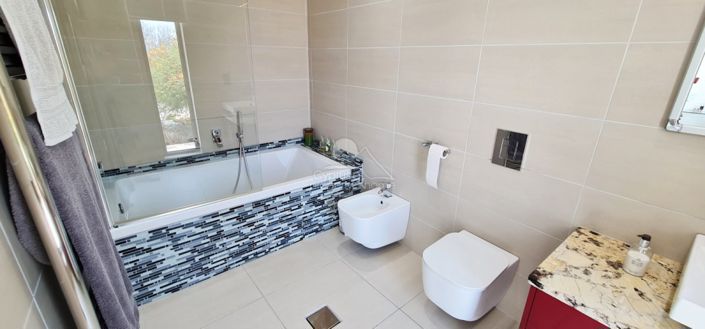 Image No.29-6 Bed Villa for sale