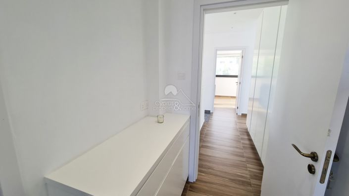 Image No.15-6 Bed Villa for sale