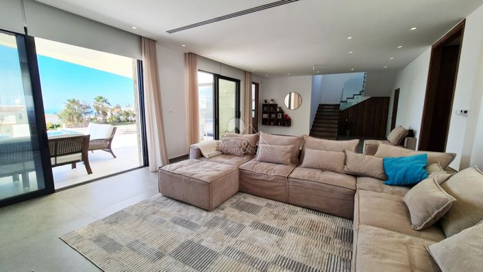 Image No.2-6 Bed Villa for sale