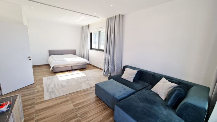 Image No.30-6 Bed Villa for sale