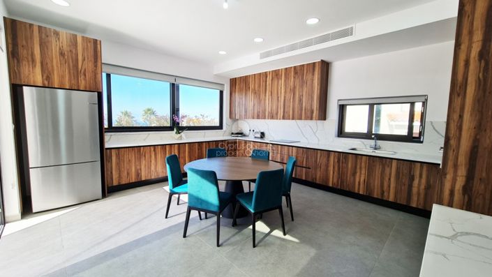 Image No.4-6 Bed Villa for sale