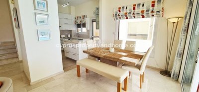 Frontline Villa in Coral Bay