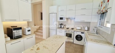 Frontline Villa in Coral Bay