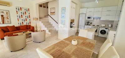 Frontline Villa in Coral Bay