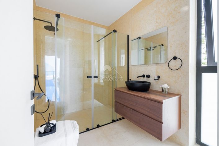 Image No.19-3 Bed Villa for sale