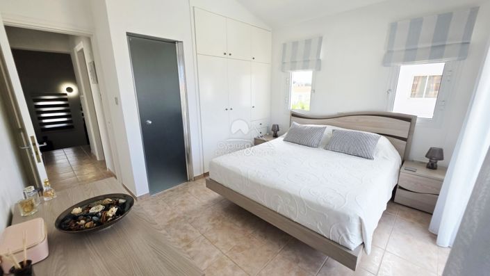 Image No.17-3 Bed Villa for sale