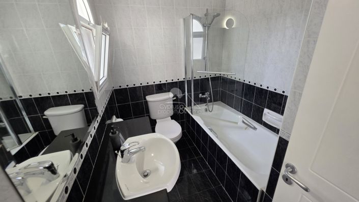 Image No.23-3 Bed Villa for sale