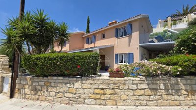 Semi Detached Villa For Sale  in  Chlorakas