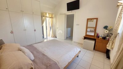 Semi Detached Villa For Sale  in  Chlorakas