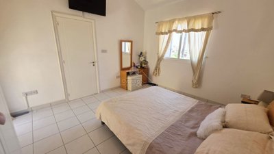 Semi Detached Villa For Sale  in  Chlorakas