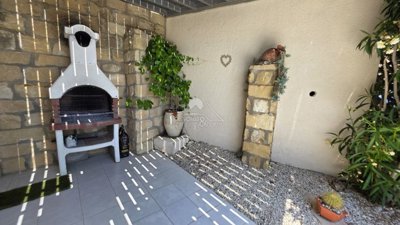 Semi Detached Villa For Sale  in  Chlorakas
