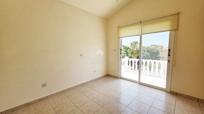Detached Villa For Sale  in  Peyia