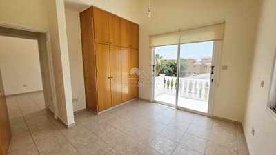 Detached Villa For Sale  in  Peyia