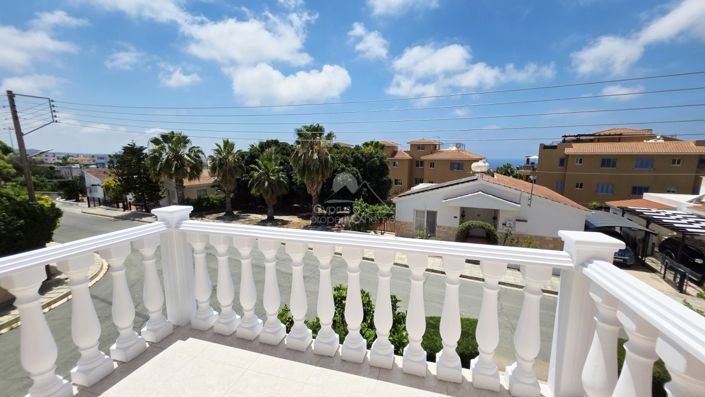 Image No.2-Villa de 3 chambres à vendre à Peyia