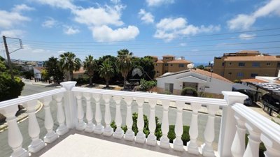 Detached Villa For Sale  in  Peyia