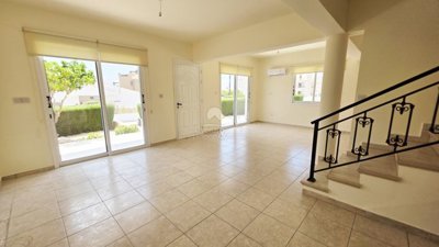 Detached Villa For Sale  in  Peyia
