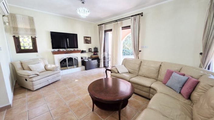 Image No.6-3 Bed Villa for sale