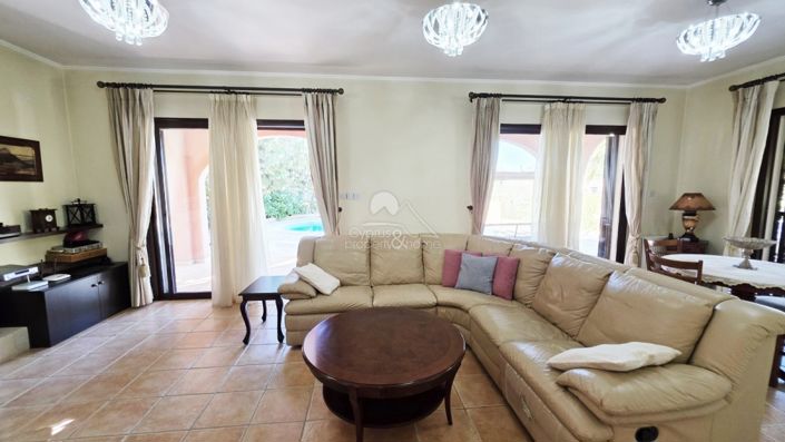 Image No.9-3 Bed Villa for sale