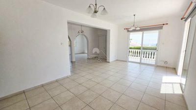 Detached Villa For Sale  in  Peyia - Sea Caves