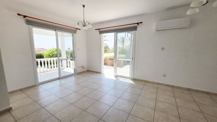 Image No.12-3 Bed Villa for sale