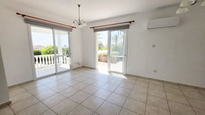 Detached Villa For Sale  in  Peyia - Sea Caves