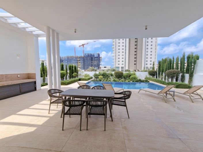 Image No.10-5 Bed Villa for sale