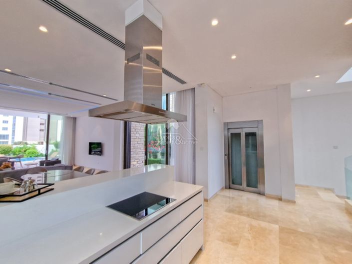 Image No.7-5 Bed Villa for sale
