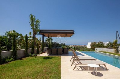 Detached Villa For Sale  in  Chlorakas