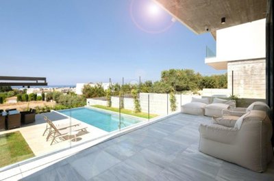 Detached Villa For Sale  in  Chlorakas