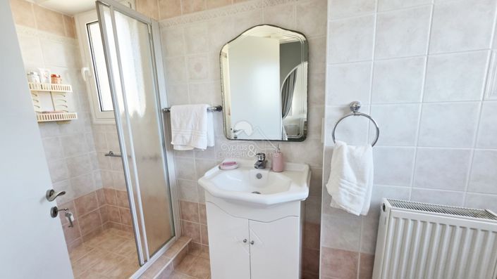 Image No.20-3 Bed Villa for sale