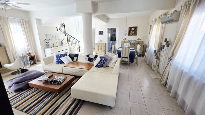 Image No.8-3 Bed Villa for sale