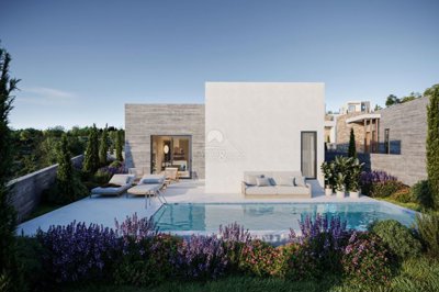 Bungalow For Sale  in  Peyia