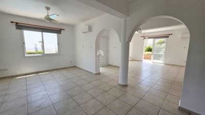Detached Villa For Sale  in  Peyia - Sea Caves