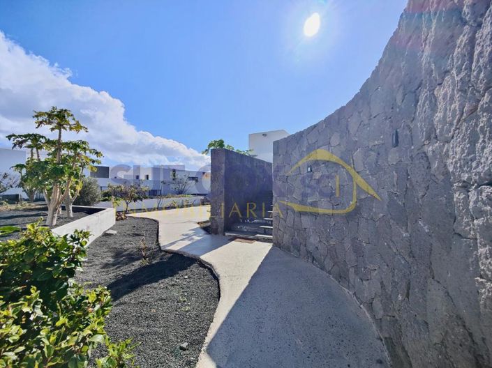 Image No.27-3 Bed Villa for sale