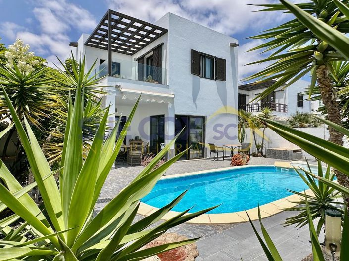 Image No.1-3 Bed Villa for sale