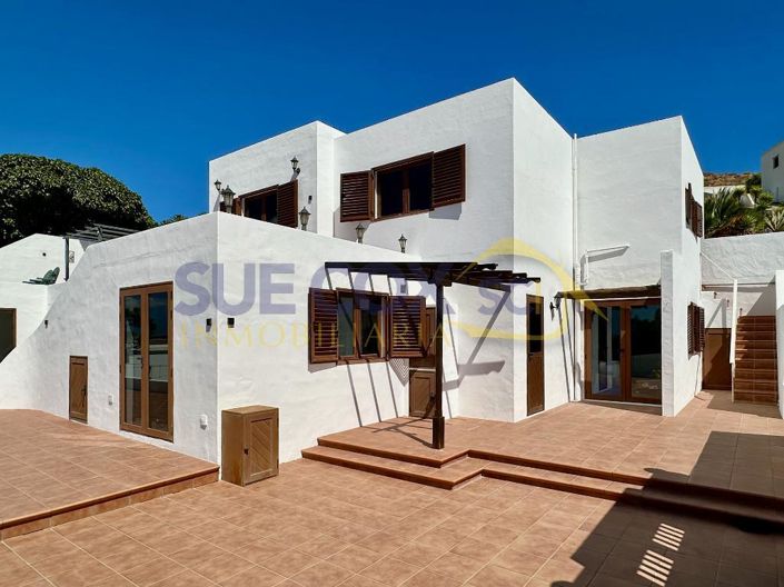 Image No.3-5 Bed Villa for sale