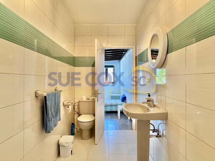 Image No.37-5 Bed Villa for sale