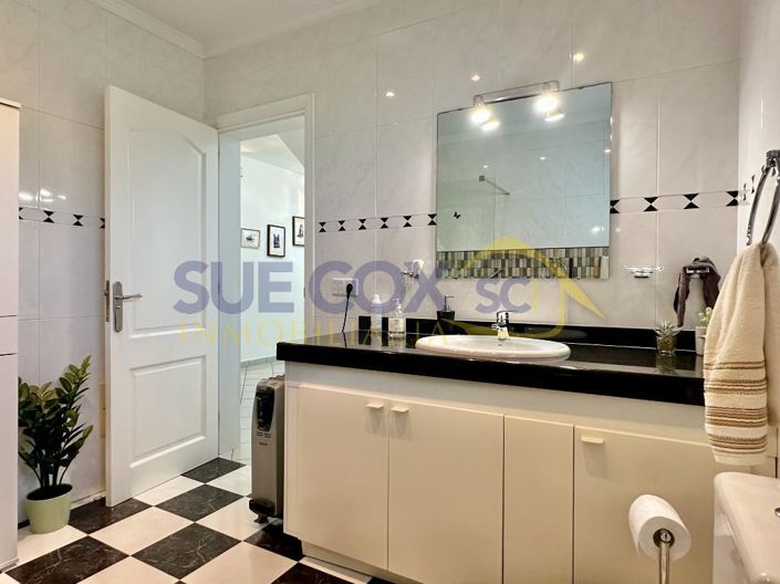 Image No.27-3 Bed House for sale